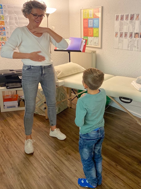 Energieübung „Gehirnknöpfe“